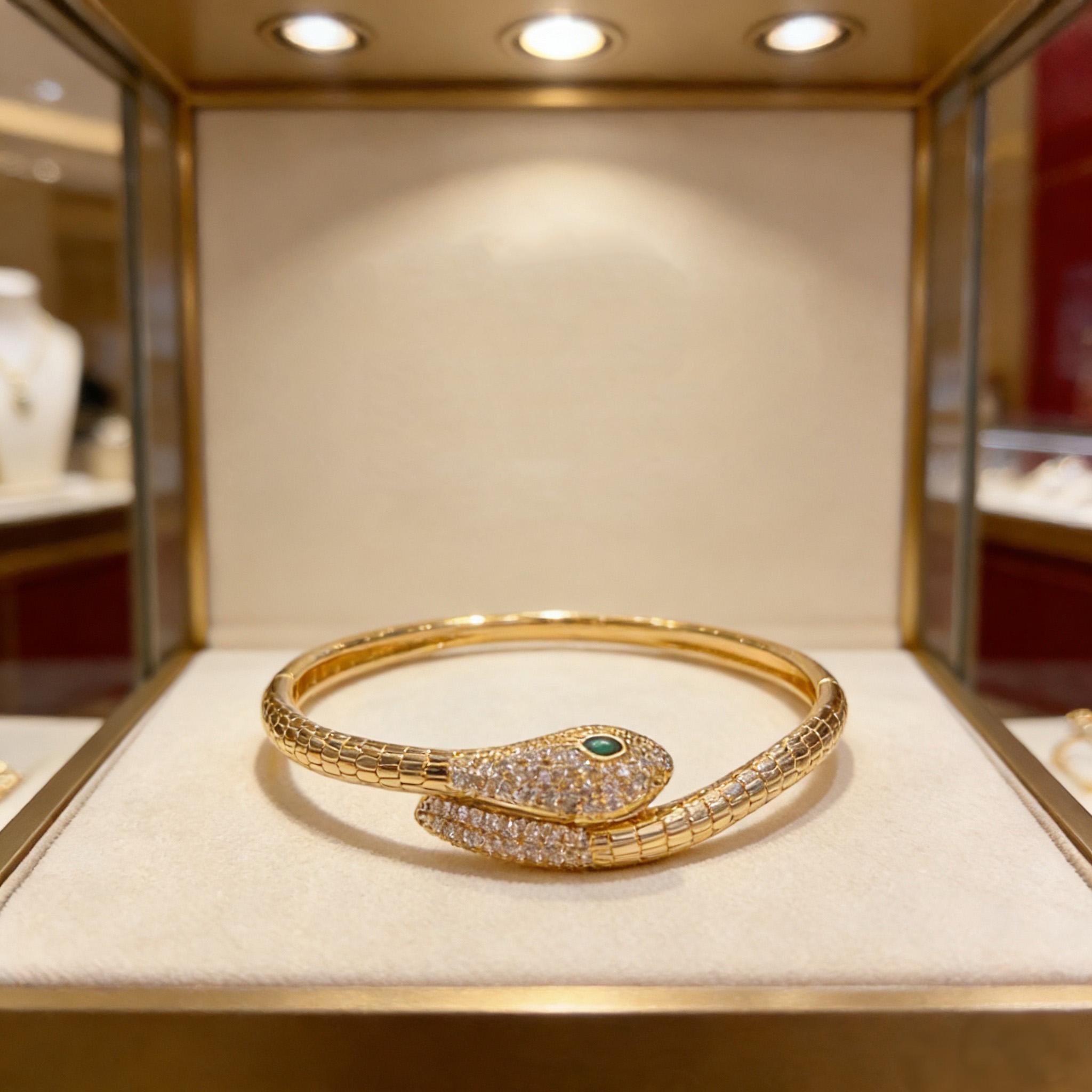 

serpent bracelet with Full Diamonds natural stone inlay presenting real details.Sweet series, multi flower bracelet natural stone золотий