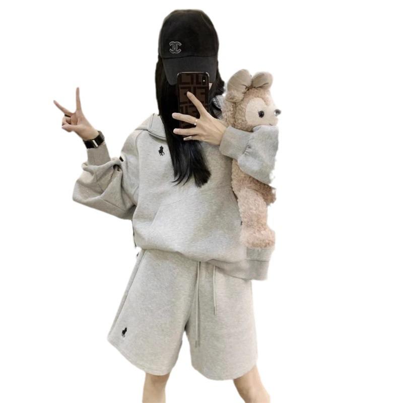 Set Casual Sportiv pentru Femei Plus Size, Primăvara Devreme, Top cu Glugă & Pantaloni Scurți, Două Piese, Capacitate 300 Lire