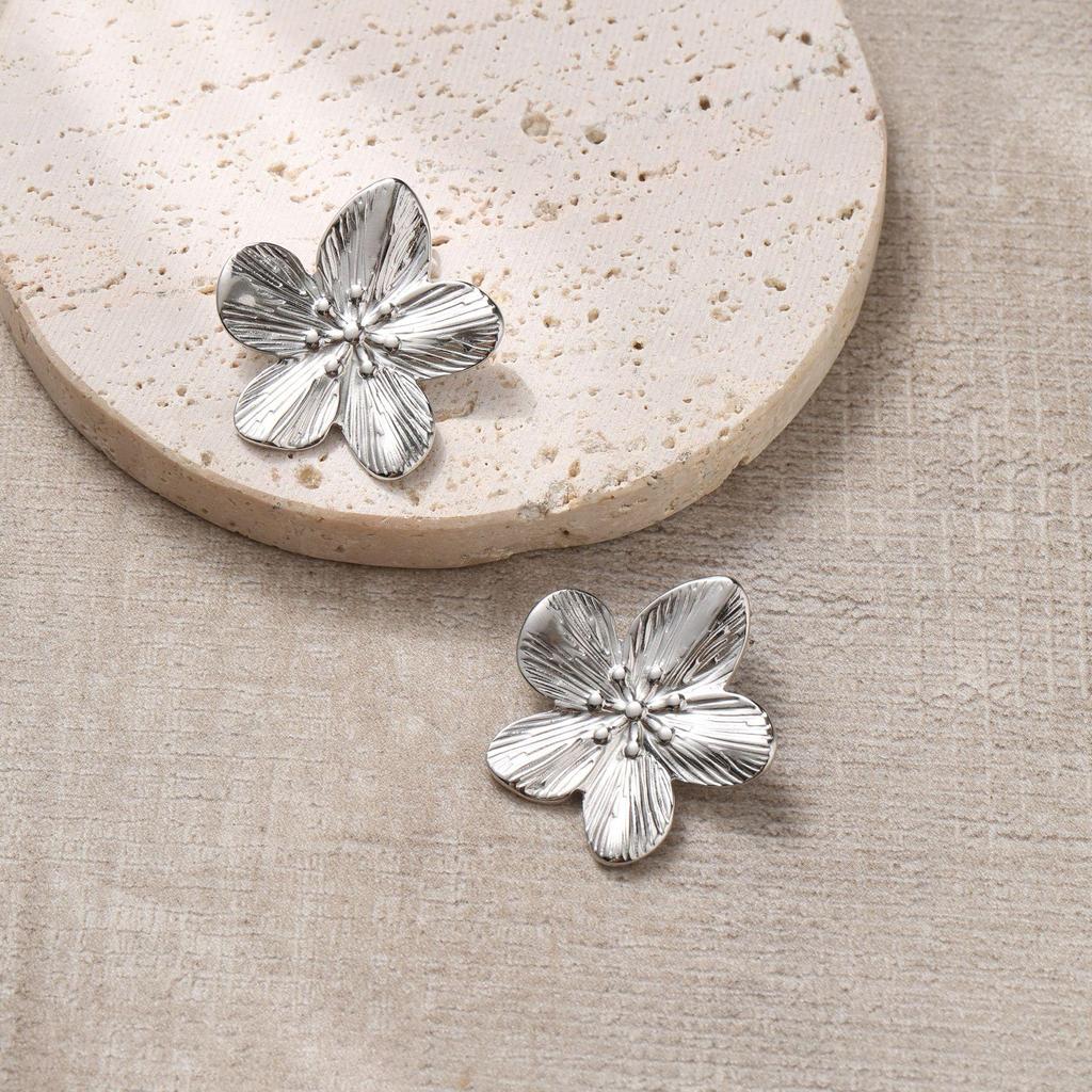 Stainless Steel Flower Stud Earrings: Elegant European & American Design for Women