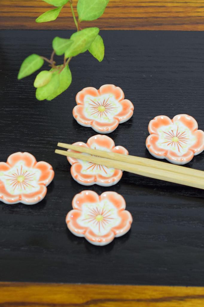 Waza no Kura Chopstick Rests, Stylish Set of 5, Kutani Ware with Cherry Blossom Design, High-Quality Japanese Tableware, Cutlery Rest, Made in Japan