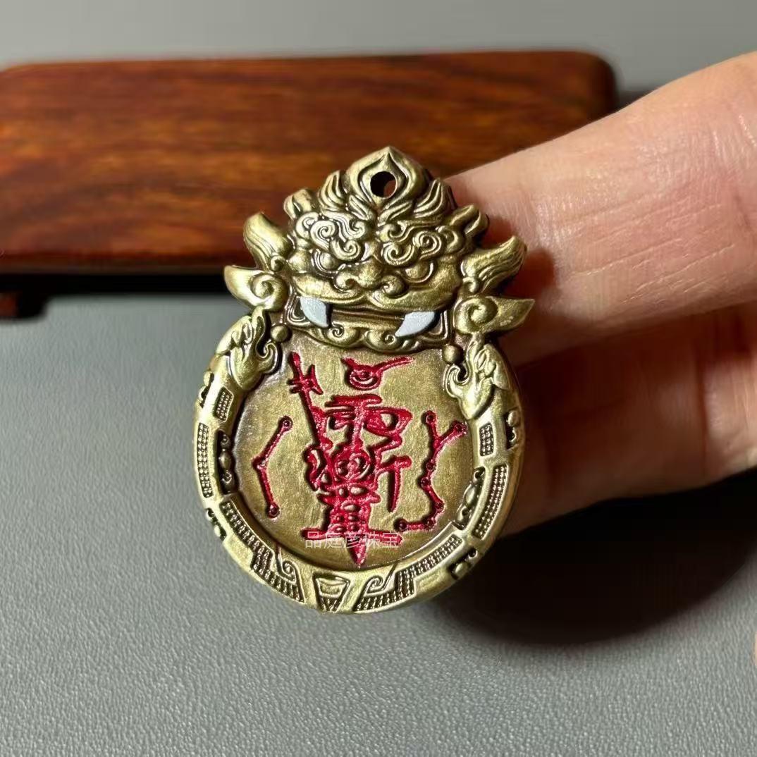 Мужское латунное амулет-ожерелье: Золотой Зверь и Фиолетовая Ива для Богатства и Удачи