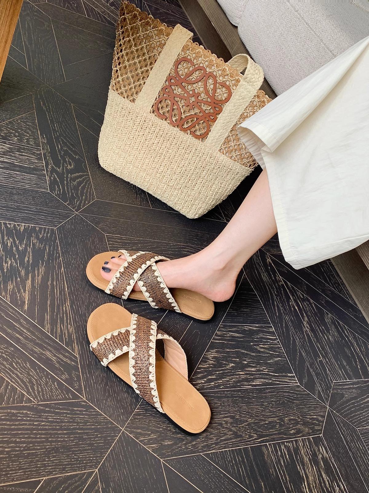 

Sheepskin version lazy wind contrasting colors versatile woven cross word with versatile sandals women s summer wear 40