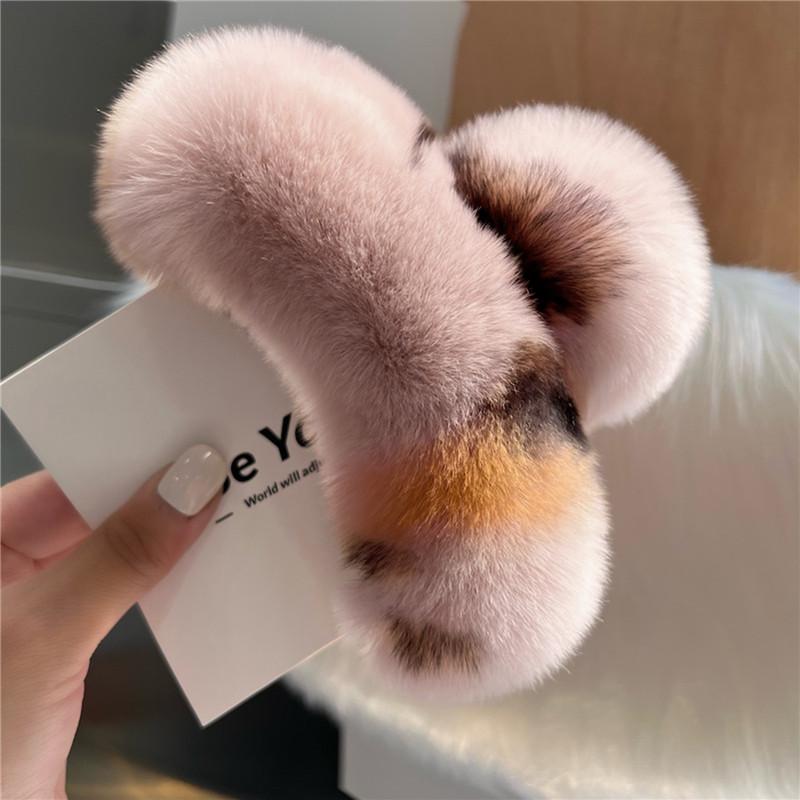 

Новые зимние заколки для волос из искусственного меха, элегантные акриловые заколки для волос, плюшевые заколки для волос, заколка-краб, головной убор для женщин и девочек, аксессуары для волос