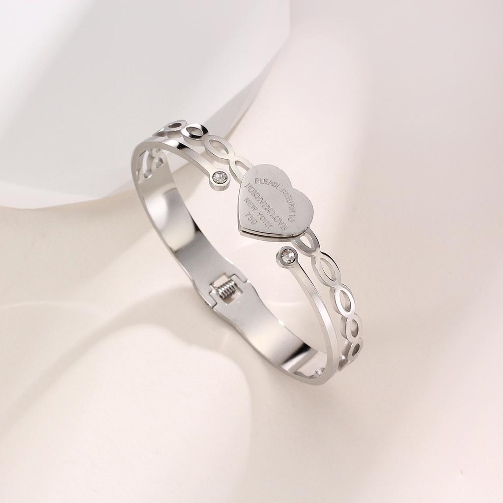 Titanium Steel Color Preserving Bracelet Personalized Heart Shaped Letter Fashionable and Minimalist Bracelet Style Handicraft