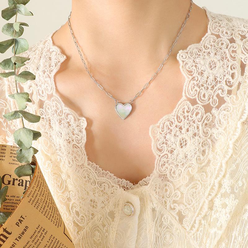 Korean Style Niche Design Sense White Sea Shell Peach Heart Necklace Female, Titanium Steel Plated 18K Real Gold Collarbone Chain P929