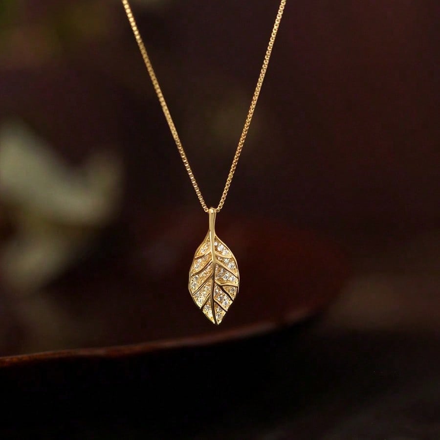 1 Bohemian Leaf Pendant Necklace, Delicate Ladies' Pendant, Elegant Style for Everyday & Festival Wear, Perfect Gift