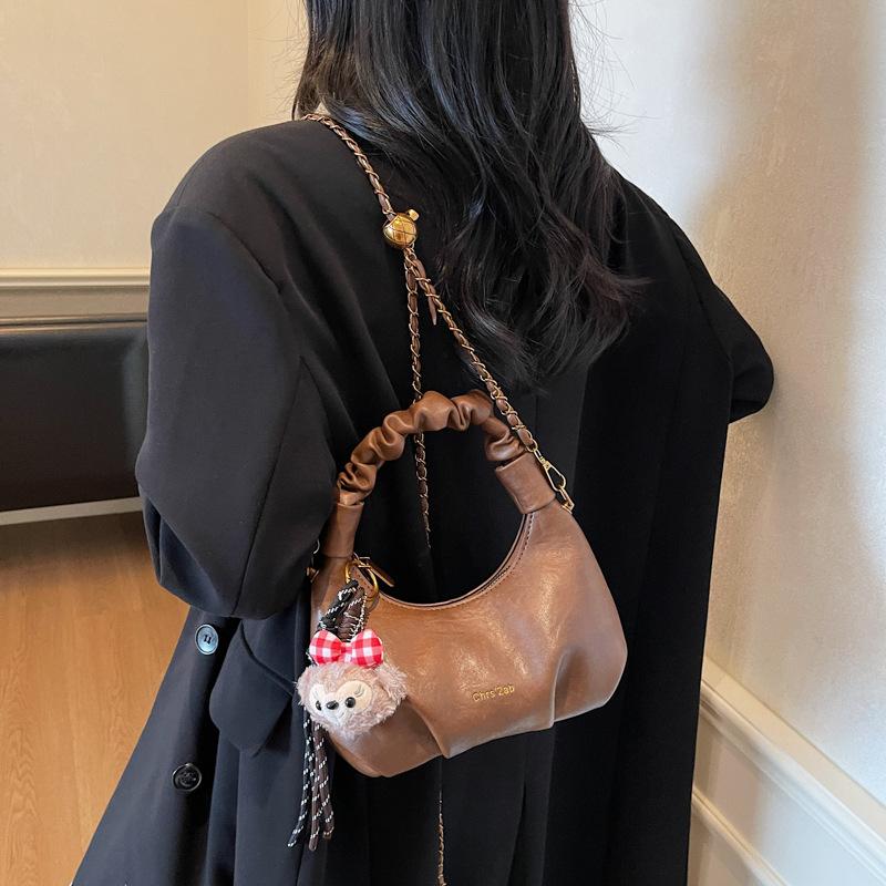 Korean Version of Fashionable Versatile Pleated Portable Commuter Cloud Bag Women's 2025 Autumn and Winter New Simple Messenger Dumpling Bag