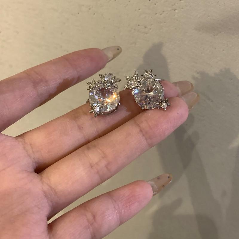 Exquisite Rhinestone Snowflake Ear Cuff - No-Piercing, Luxury Fashion Jewelry клипса для уха - серебристого