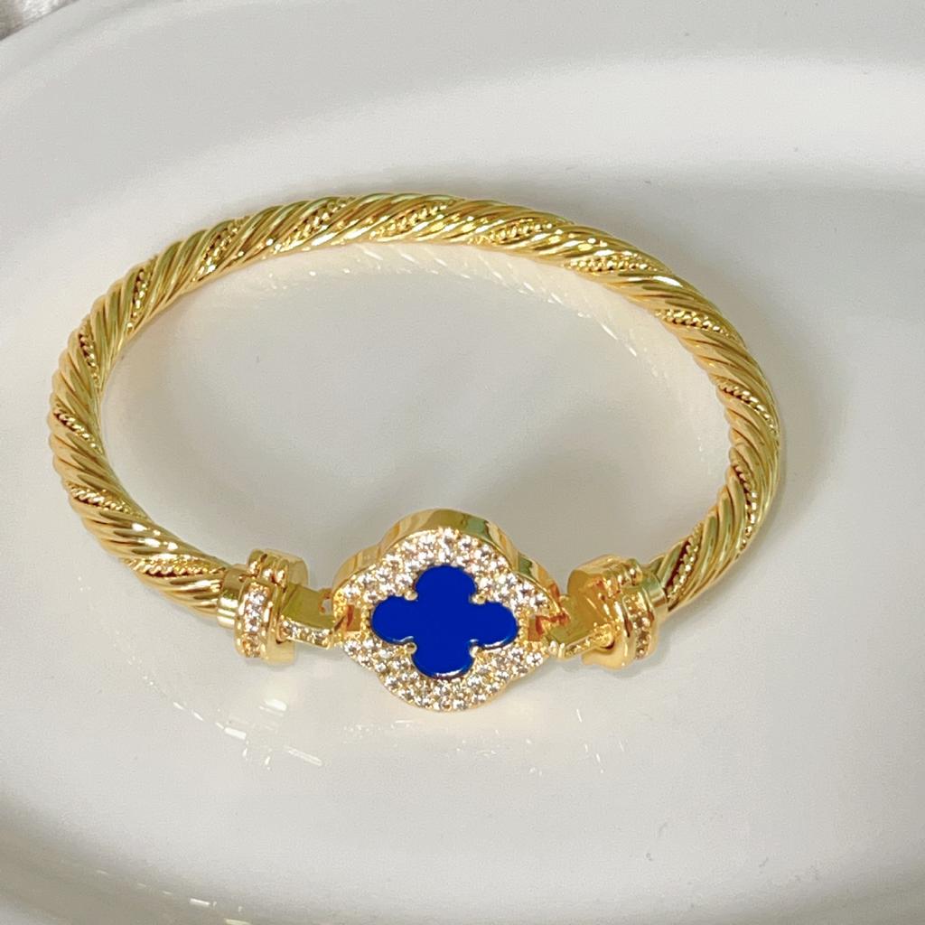 High End Fashion Micro Inlaid Zircon Clover Bracelet with Gold Plating for Women's Jewelry