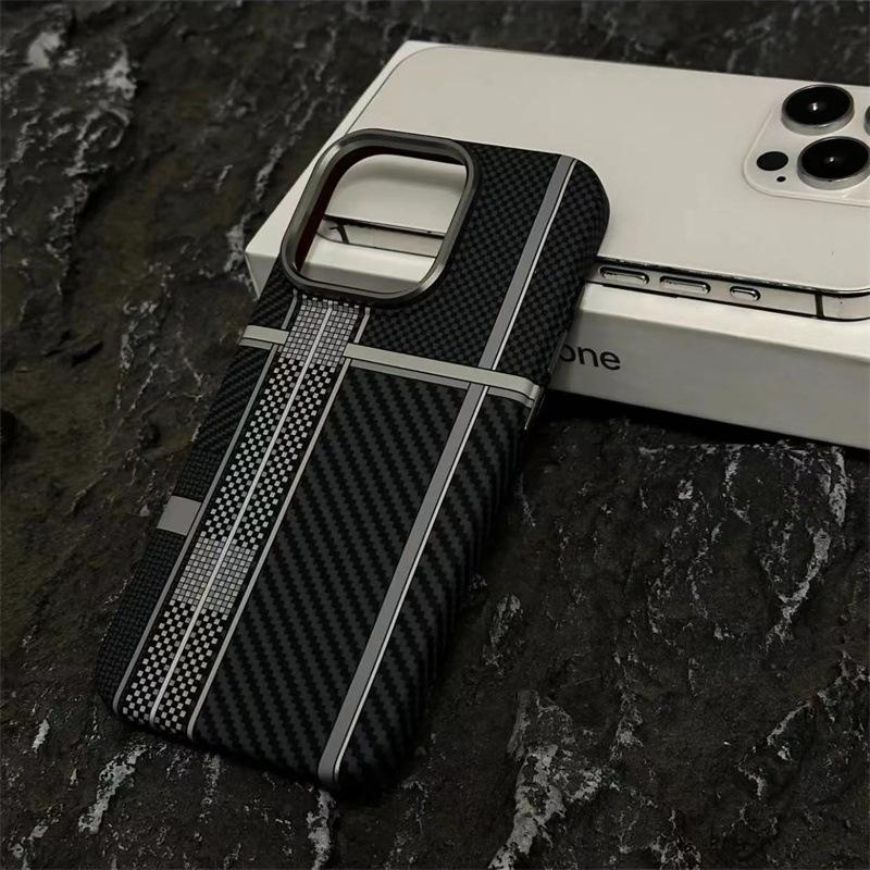 Applicable to Apple 17promax mobile phone case metal lens Kevlar carbon fiber texture iPhone16 anti-drop hard