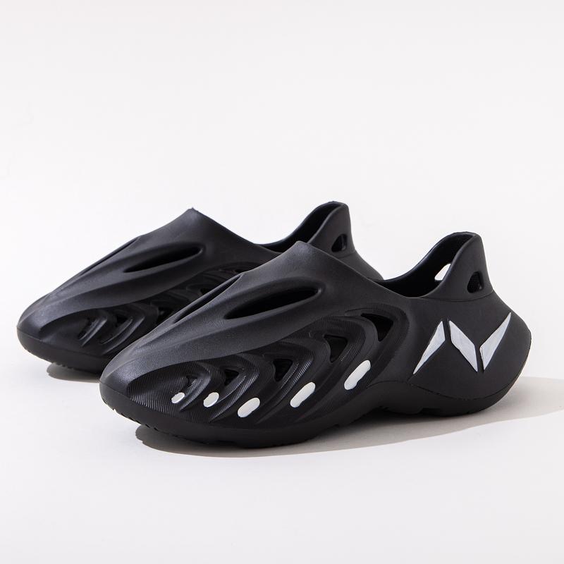 Yeni Yazlık Erkek Spor Sandaletleri Moda Outdoor Kaymaz Yumuşak Nefes Alabilen Günlük Plaj Ayakkabıları Trend Hafif ve Rahat Terlikler