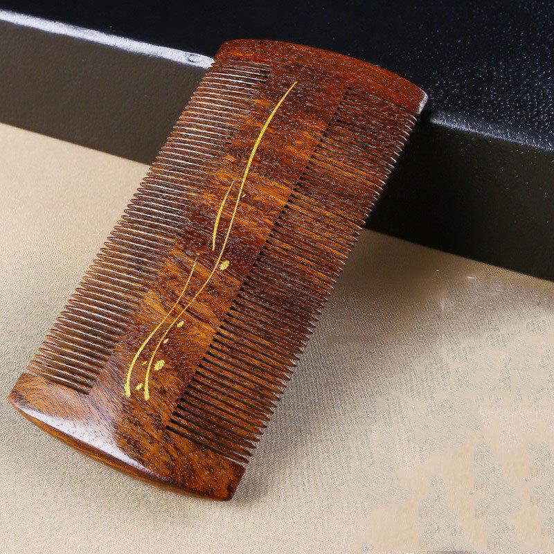 Flohkamm aus goldenem Sandelholz: Superdichte Zähne zur Läuse- und Schuppenentfernung bei Frauen; Rolle im Antik-Stil mit Holzdesign.