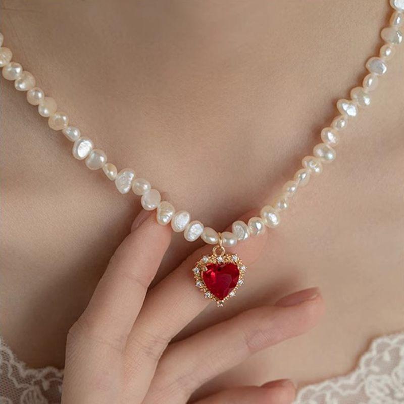 Collana Pendente da Donna Romantico Cuore Rosso d'Amore Cristallo Lucido Perla d'Acqua Dolce Naturale Irregolare Placcata Oro 14K Regali