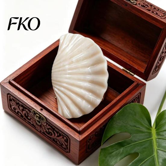 Shiny Shell Design Hair Clip Strong Grip Claw, Pearlescent Gradient Clip, Gentle Hold Lightweight Portable Accessories for Daily Wear