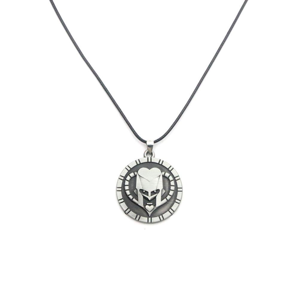 Collana Anime Le Bizzarre Avventure di JoJo Higashikata Josuke Kujo Sostituto Oggetti di Cosplay Portachiavi Ciondolo Per Fan Gioielli Regali
