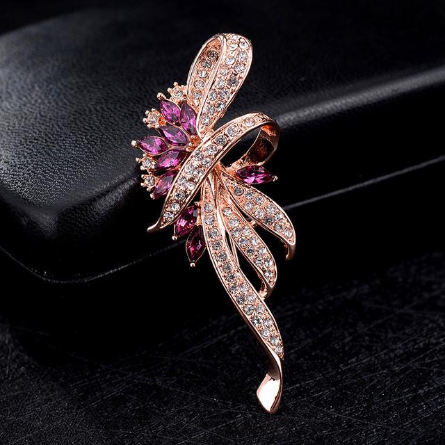 New  Female Crystal Stone Brooch Classic Rose Gold Color Party Brooches For Women Dainty Bridal Flower Love Wedding Brooch