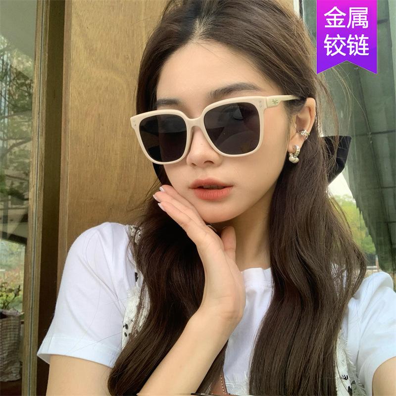 New white frame sunglasses feminine ins trend Internet celebrity retro big face thin sunglasses