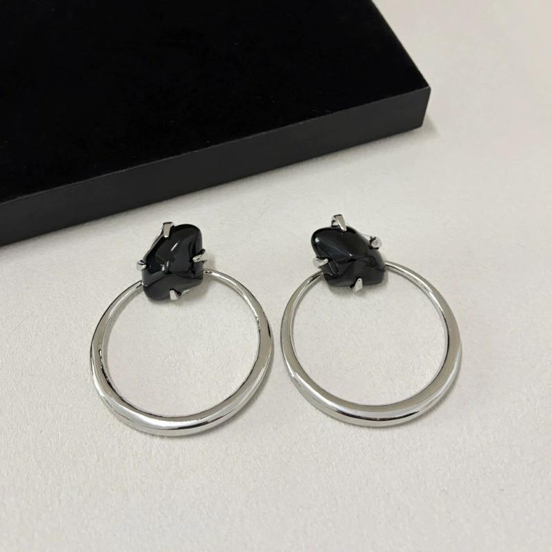 

Retro Exaggerated Circular Earrings Set With Irregular Resin Gemstones Simple Earrings Fashionable Ladies Jewelry Accessories