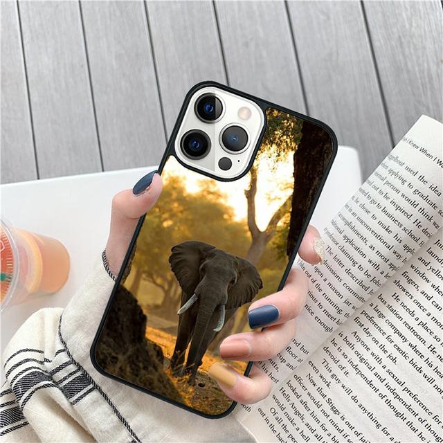 Elephant Love Affection Nature Phone Case For iPhone 17 Air 15 16 Pro Max 14 13 12 11 Pro Max Plus Coque Shell