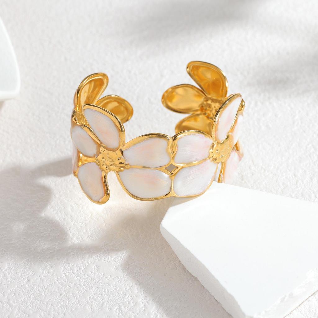 Elegant White Drip Oil Flower Bangle - High-End Stainless Steel Women's Bracelet