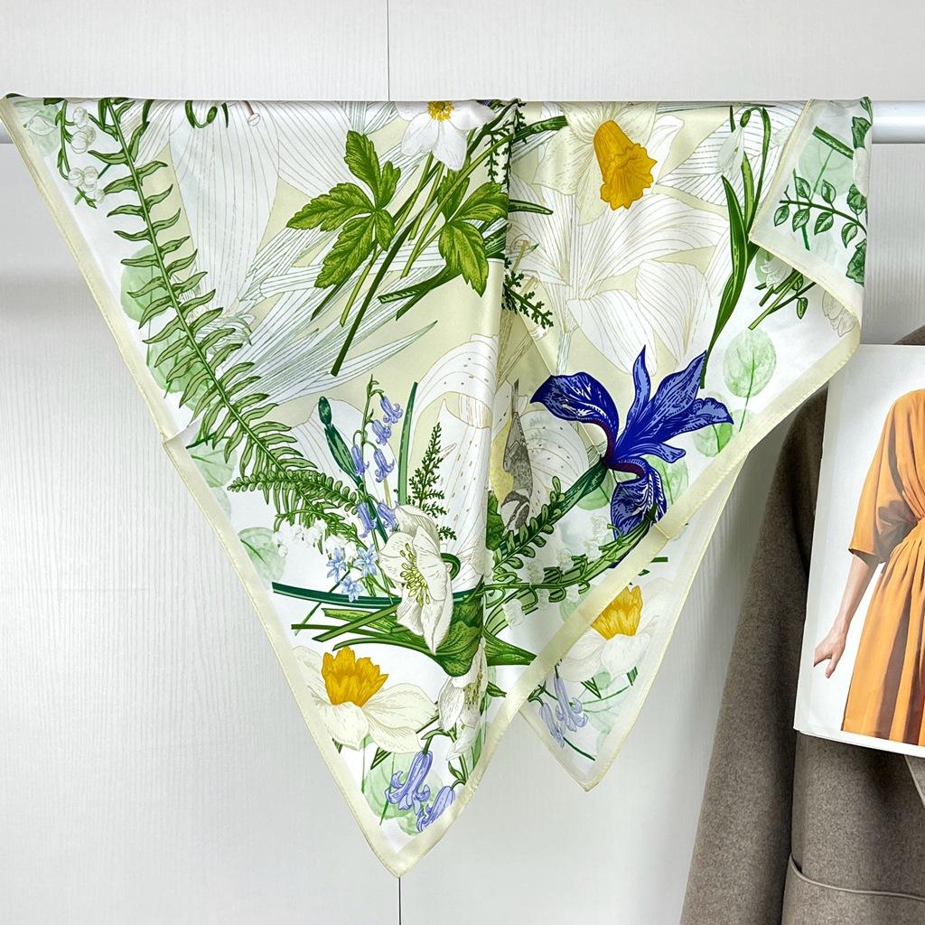 

Spring And Summer Silk Chinese Square Scarves Go Out To The Street With Mulberry Silk Silk Scarves With Fresh Green Silk Scarves And Shawls. 68X68