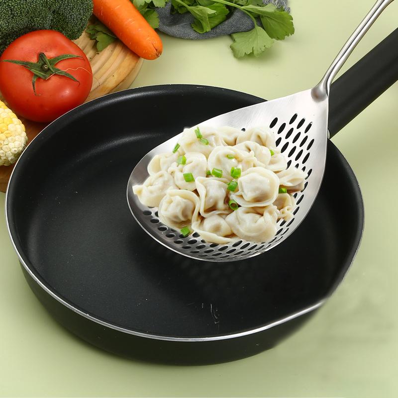 201 Stainless Steel Kitchenware Cooking Strainer With Wood Handle Pepper Seasoning Colander Sieve Utensils Filter Scoop Spoons