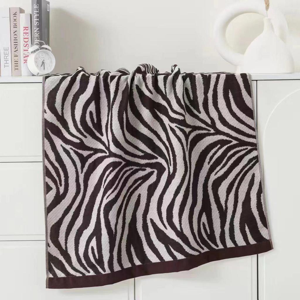 100% Cotton Quick-Dry, Water-Absorbent Gauze Bath Towel - Large, Skin-Friendly & Comfortable for Adults