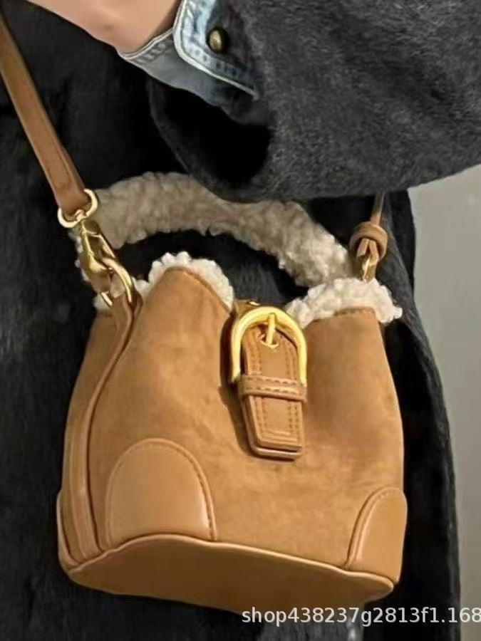 Women's New Retro Lamb Wool Crossbody Bag - Versatile Mini Bucket Handbag