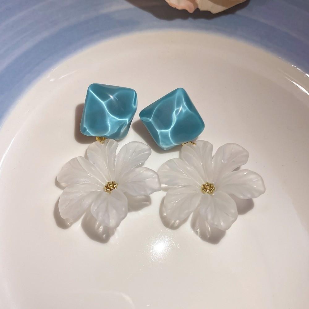 Exaggerated Acrylic Flower Earrings Temperament Ladies Stud Earrings Women Earrings  Spring Summer