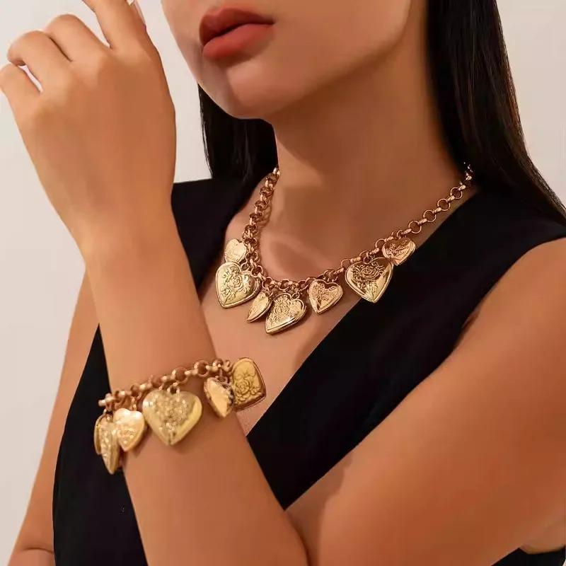 Retro Gold Tone Heart-Shaped Tassel Pendant Necklace Trendy Charm Statement Jewelry for Women
