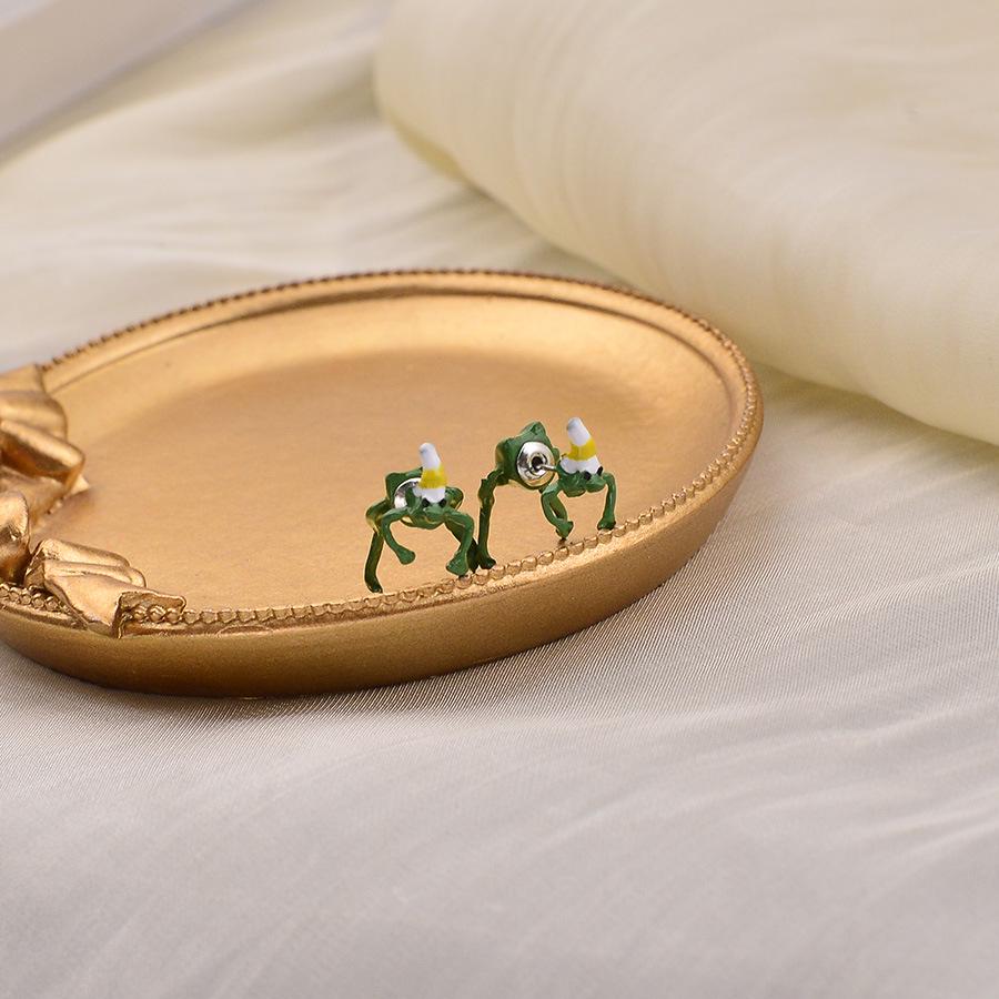 Festive Frog Earrings with Christmas Hats - Playful Hip-Hop Style for Parties