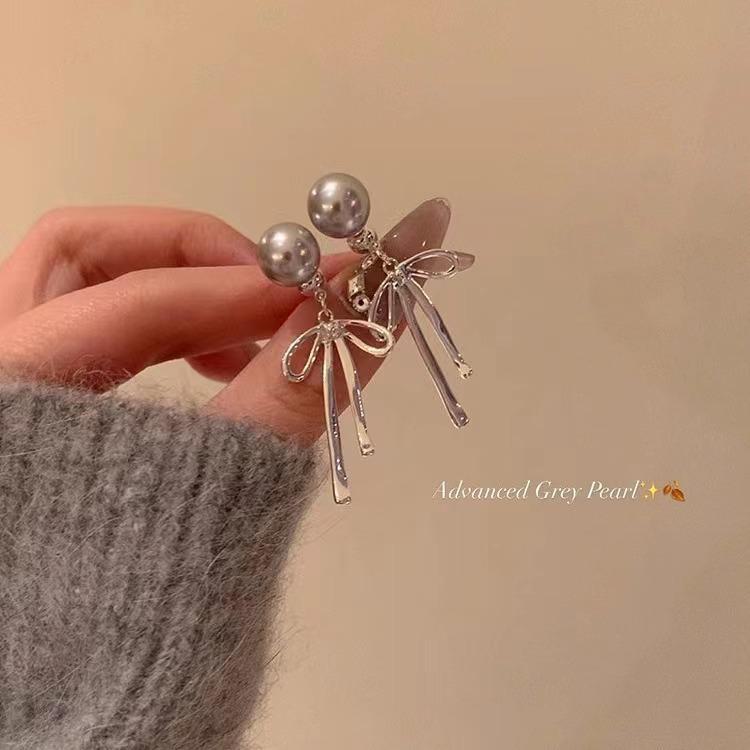 

Трендовые длинные ретро серьги 2025 с сердечками и бантами, серый жемчуг Bow Pearl Earrings серый