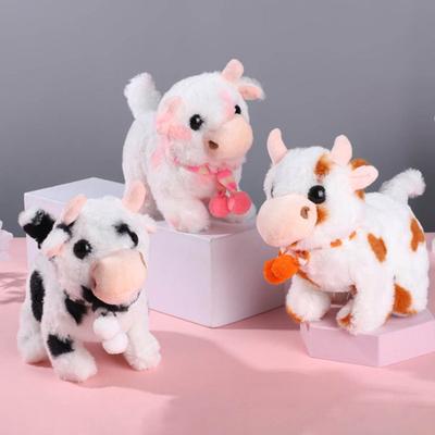 Elektrikli Peluş Süt Sığırı Oyuncağı Çocuklar İçin Yürüyen Etkileşimli Meleme Baş Sallayan Robot Eşarplı İnek Peluş Oyuncak Küçük Çocuklar İçin Eğitici Simülasyon Hayvan Oyuncağı