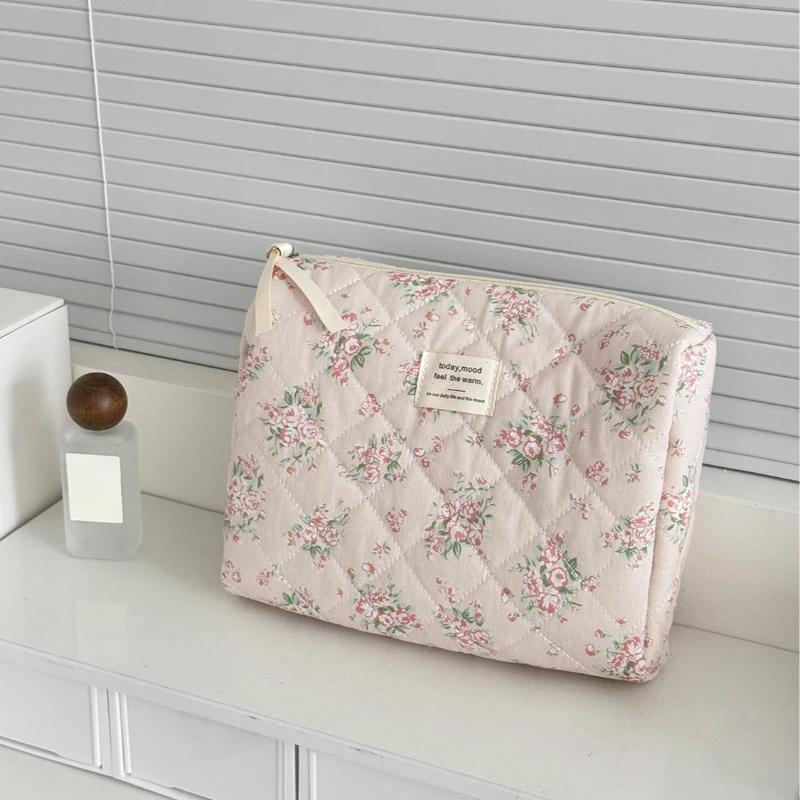 Quilted Pink Flower Ladies Travel Storage Bag Makeup Case Retro Floral Print Women's Cosmetic Bags Small Purse Female Handbags