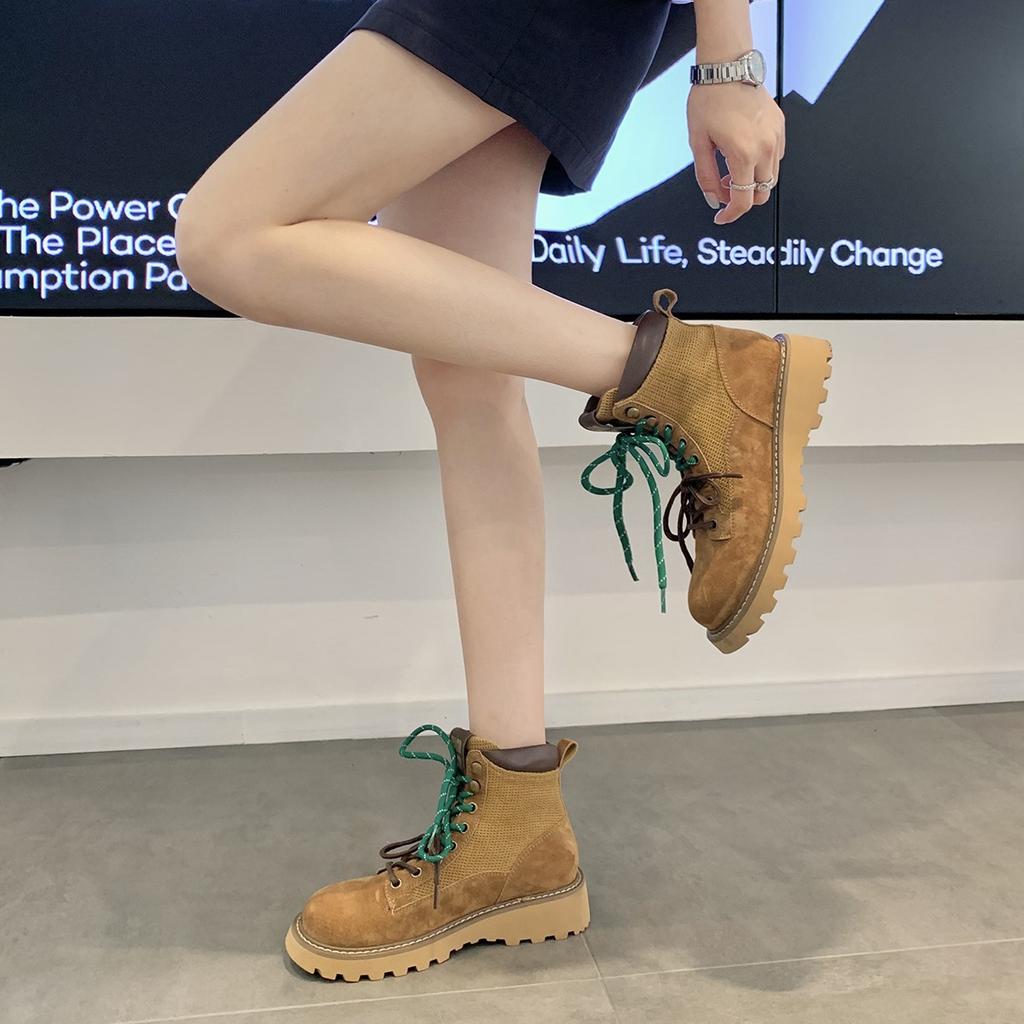 Grape mother has the same style, Amiu's short boots, British style fashionable double shoelaces, thick-soled big yellow boots, classic Martin boots.