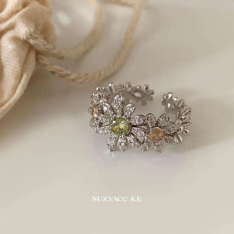 

Luxury Minimalist Diamond-Encrusted Little Daisy Ring - Women s Unique High-End Finger Ring Handpiece Open Ring
