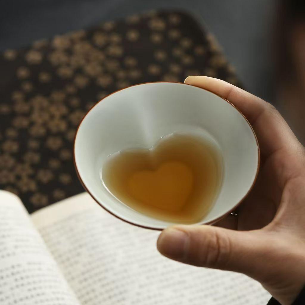 Ru Kiln Fu Lu Master Tea Tasting Cup: Ceramic Gongfu Gourd-Hat Design