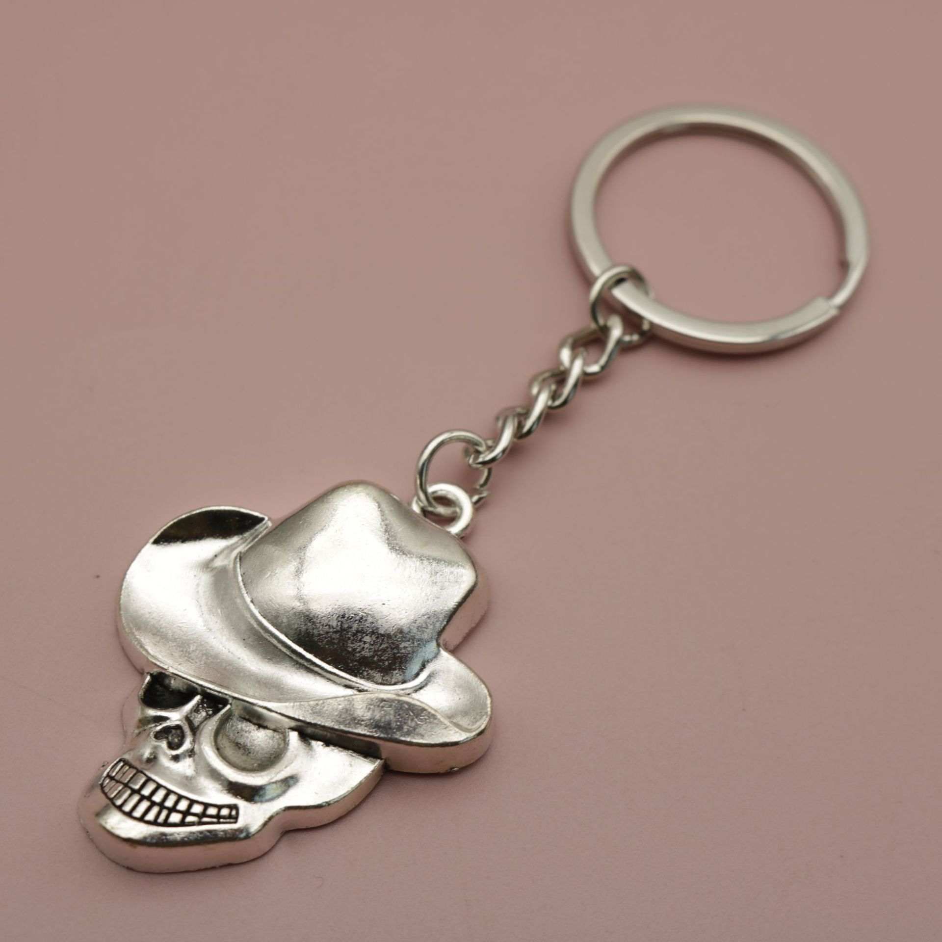 

Популярные ювелирные изделия, простая шляпа, брелок со скелетом, кулон one size