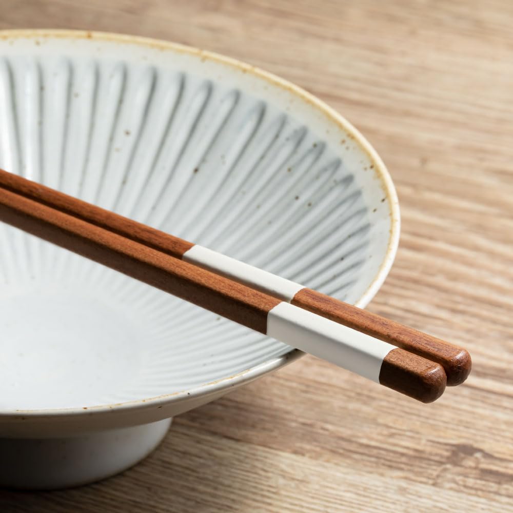 Wakasa Lacquer Chopsticks and Mino Ware Chopstick Rest Set In a Wooden Hare To Ke and Checkered White and X 3cm X Pair of Chopsticks and Chopstick