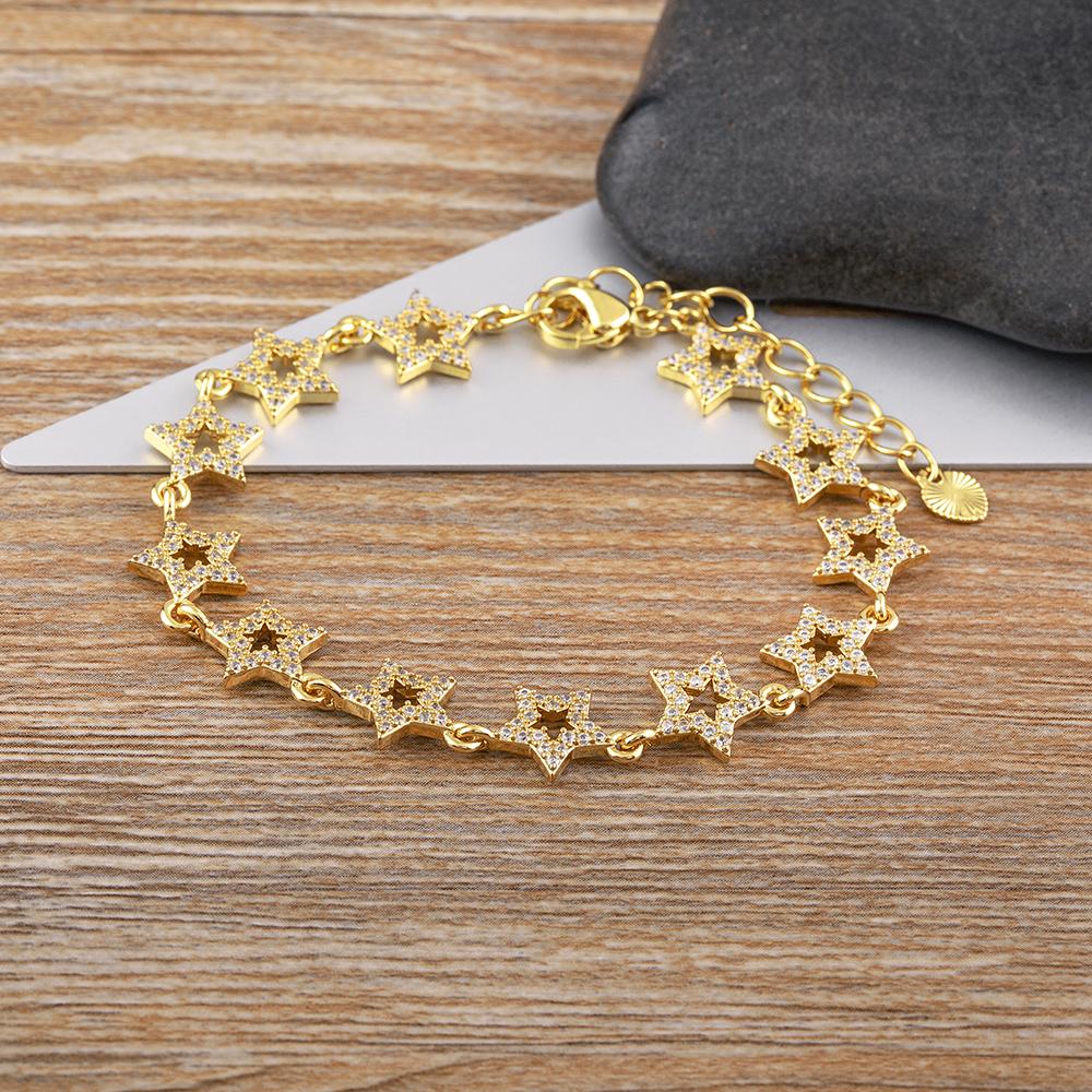 Gold Chain Heart Bracelet, a Wedding Gift for Women.
