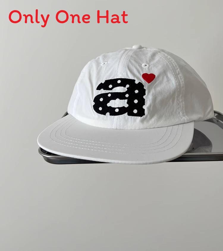 

Love Heart Embroidered Quickdry Baseball Cap With Sun Protection For Women білий