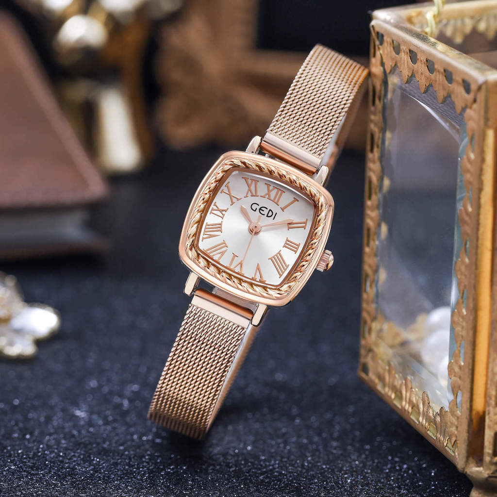 Vintage Female Quartz Watch With Waterresistant Alloy Strap For Elegant Office Wear