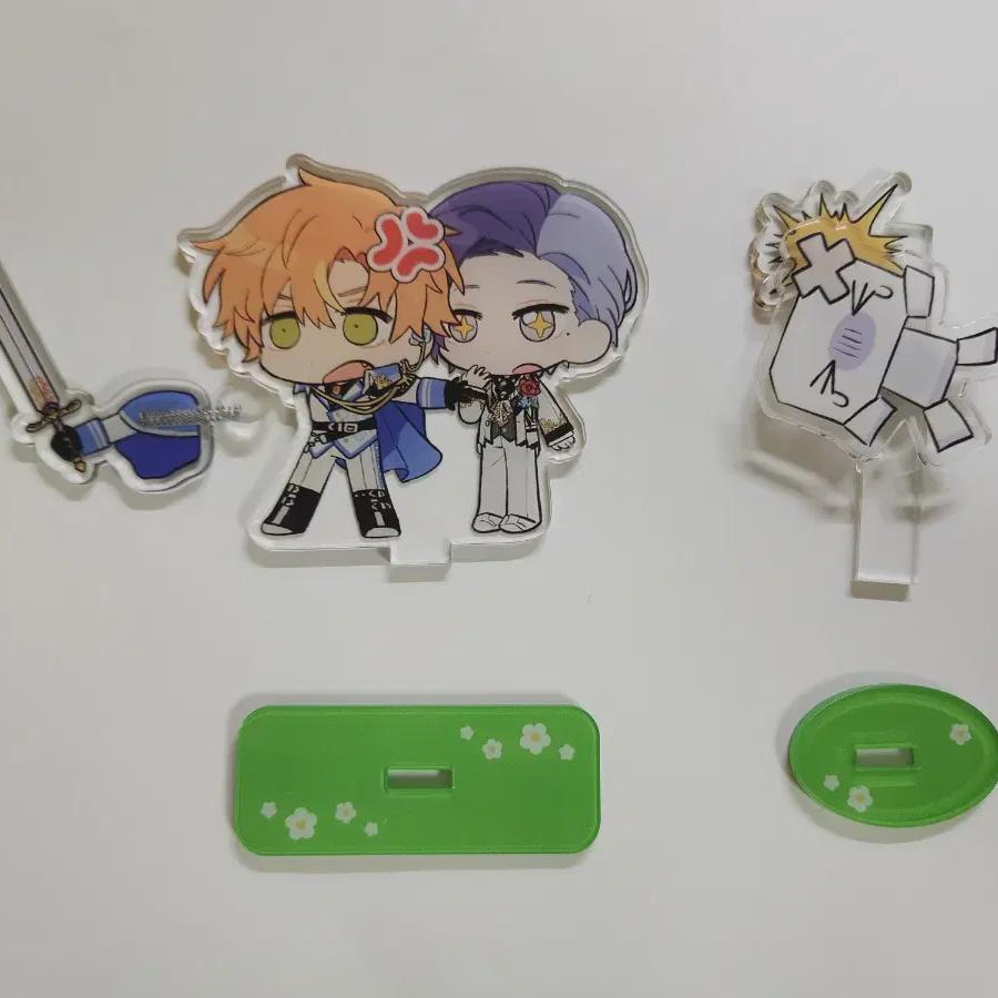 

Akitou Only Exhibition -nim Moving Acrylic Stand