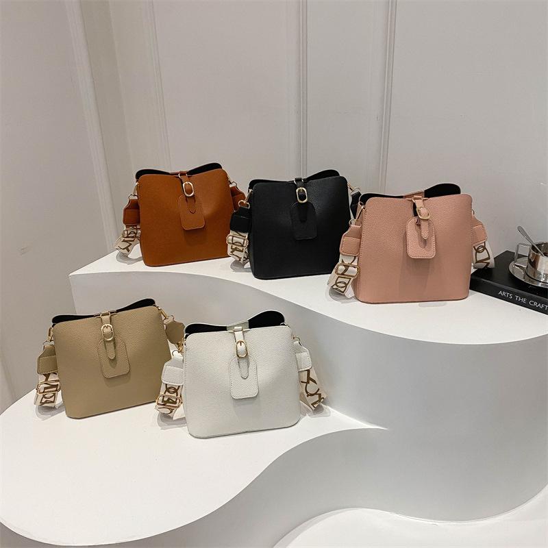 Textured Pu Bucket Bag Women'S Bag Retro Solid Color Shoulder Bag Versatile Messenger Bag