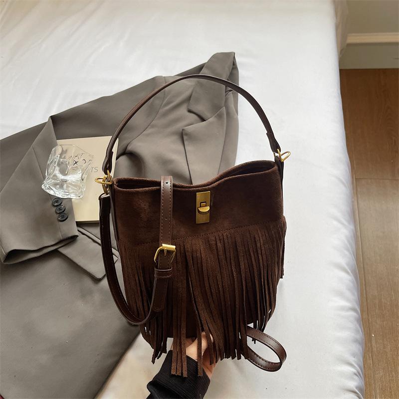 Bohemian Retro Fringed Bag Women's 2025 New Foreign Style Fashionable Shoulder Ethnic Style Travel Messenger Women's Bag