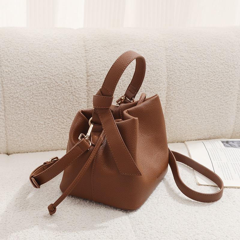 New Leather Texture Commuter Versatile Shoulder Messenger Bag Niche Fashion Handbag Women's Bag
