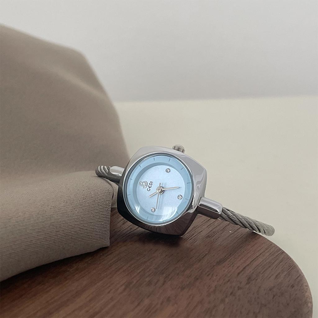 Vintage Creative Women's Watches Square Dial Delicate Metal Crafted Rope Bracelet Ladies Quartz Watch Clock Wristwatch Gift