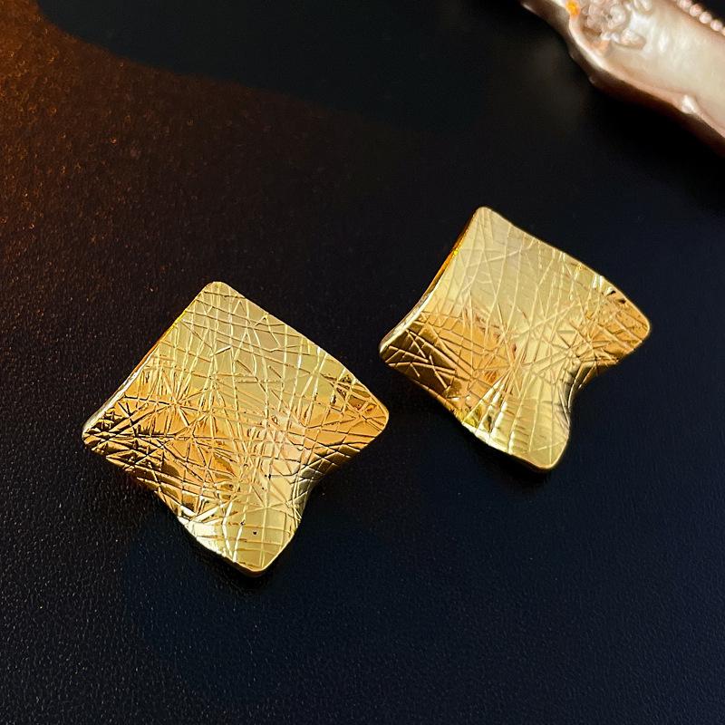 Geometric Irregular Square Stud Earrings: Trendy European & American Style, Hip Hop Silver Needle Design, Exaggerated Celebrity Fashion.