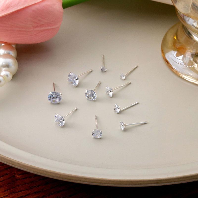 Fresh, Sweet And Simple Zircon Mini Stud Earrings, Exquisite, Small And Light Luxury Design Sense, High-End Personalized Earbone Stud Women