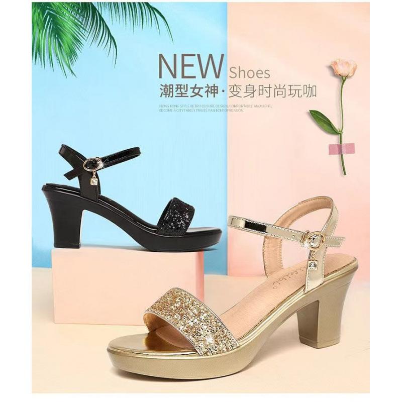 

Женские босоножки на высоком каблуке 2025 новая летняя темпераментная модель с ремешком на щиколотке, римские сандалии, женские туфли на толстом каблуке для подиума 40 золотой
